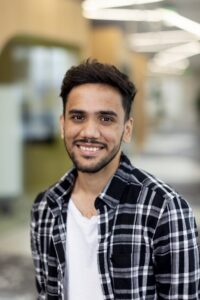 Headshot of Mandar Ambulkar (by Ruby Wallau)